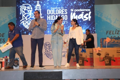 Brindan conferencia por el dia de las madres en Dolores Hidalgo