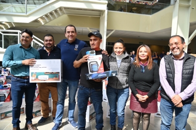 PRESIDENTE MUNICIPAL SIGUE ENTREGANDO APOYOS A LAS FAMILIAS DOLORENSES