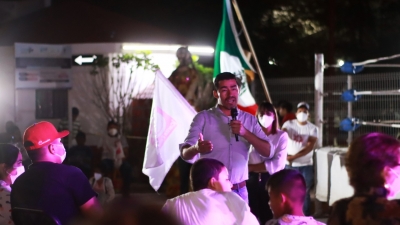 Un patronato para dirigir la clínica de hemodiálisis; Julio González