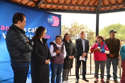 PRESIDENTE MUNICIPAL ENTREGA PLAZA PÚBLICA EN SAN FRANCISCO DE LA ERRE