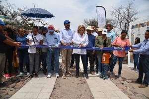 MÁS Y MEJORES VÍAS DE COMUNICACIÓN EN LA ZONA RURAL DE DOLORES HIDALGO