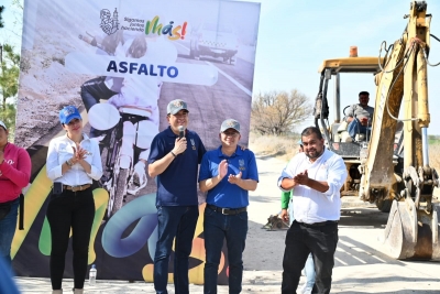 PRESIDENTE MUNICIPAL ARRANCA PAVIMENTACIÓN DE CAMINO EN LA COMUNIDAD DE LA GRULLA