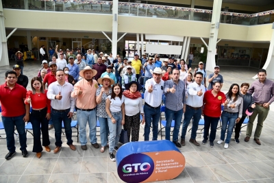 RECIBEN FRUCTUOSA LOS PRODUCTORES APICULTORES DOLORENSES