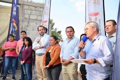 PRESIDENTE MUNICIPAL ARRANCA PAVIMENTACIÓN DE CALLE PRINCIPAL EN LA COMUNIDAD EL SAUCILLO