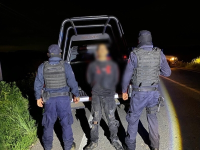 Detienen a hombre con motocicleta robada