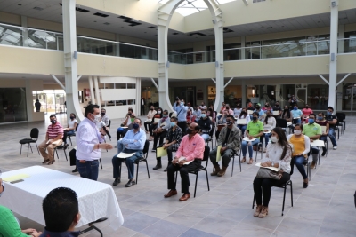 Presidente Municipal Miguel Ángel Rayas Entrega Constancias de Capacitación a Comerciantes Unidos del Centro Histórico