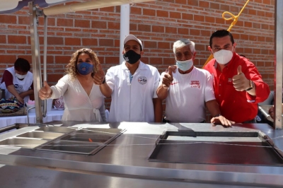 Presidente Municipal Entrega Apoyos a Comerciantes Dolorenses