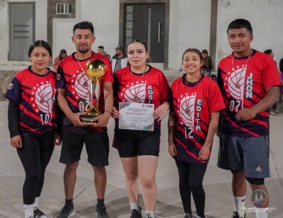 Tigres se lleva el torneo de voley bol en Ocampo