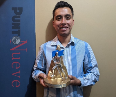 Entre el arte y la tenacidad, el Dolorense Fabian Ríos González, obtiene el Premio Estatal de la Juventud.