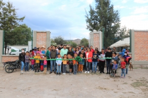 Inauguración de barda perimetral en la escuela primaria y ampliación de red eléctrica en comunidad Ojo de Agua de San Miguel