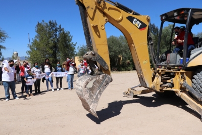En Gira de Trabajo por Comunidades, el Presidente Municipal Miguel Ángel Rayas Entrega Obras Para el Desarrollo de las Familias
