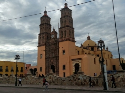 Imparable los contagios por COVID 19 en Dolores Hidalgo llegan a 301 y el fallecimiento de una mujer que da un total de 26 fallecimientos.