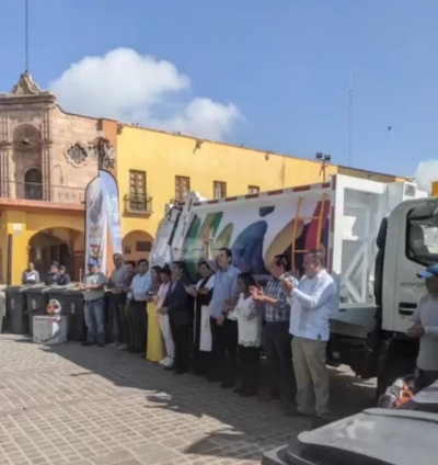 El gobierno municipal entrega nuevas unidades de limpia