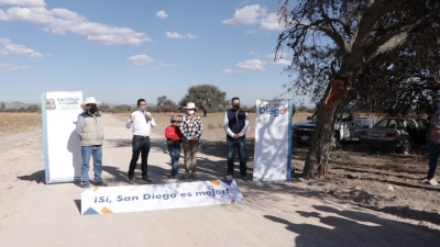 DIEGO LEYVA ENTREGA UNA OBRA MÁS DE MEJORAMIENTO DE CAMINO RURAL, AHORA LA QUE ENLAZA LA LOCALIDAD DE BUENAVISTA HASTA EL ENTRONQUE CON LA CARRETERA A CATALÁN
