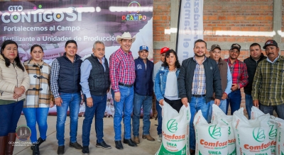 Municipio de Ocampo entrega fertilizante a productores.