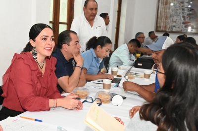 JUEVES DE LA GENTE EN DOLORES HIDALGO SIGUE ATENDIENDO LAS INQUIETUDES DE LA CIUDADANIA