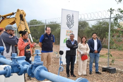 ADRIÁN HERNÁNDEZ ALEJANDRI ARRANCO OBRA DE AGUA POTABLE EN LA COMUNIDAD DE MONTELONGO Y ALUMBRADO PÚBLICO EN SAN ELÍAS.