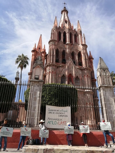 En SMA simpatizantes y militantes de Morena hacen manifestación en favor de la 4T