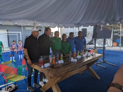 EN DOLORES HIDALGO, PRESENTAN JUEGO DE LEYENDAS AMERICA Y CHIVAS , A REALIZARSE EN SAN FELIPE.