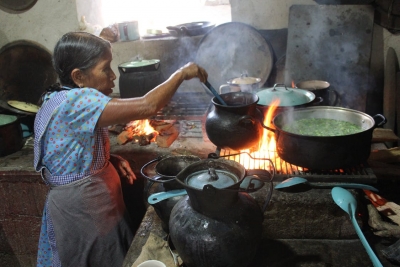 “La importancia de la mujer en el desarrollo de la cocina mexicana”.