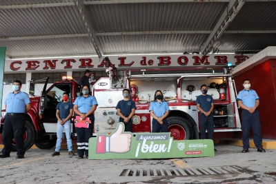 Presidente Municipal Miguel Ángel Rayas Entrega Unidad de Ataque contra Incendios a Bomberos